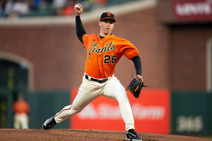 SF Giants starter Anthony DeSclafani delivers a pitch against the Mets. (2023)